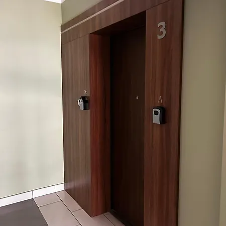 Lakeside Promenade View By Bookinghost * 奥斯特罗达