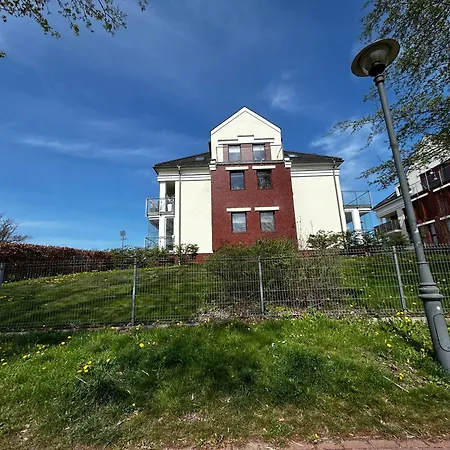 公寓 Lakeside Promenade View By Bookinghost *