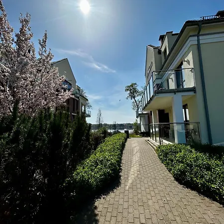 Lakeside Promenade View By Bookinghost 奥斯特罗达