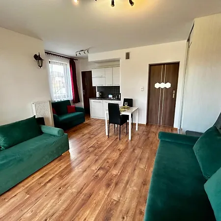 Lakeside Promenade View By Bookinghost *