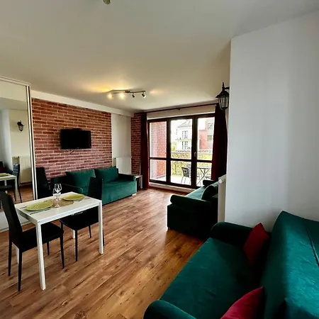 Lakeside Promenade View By Bookinghost *