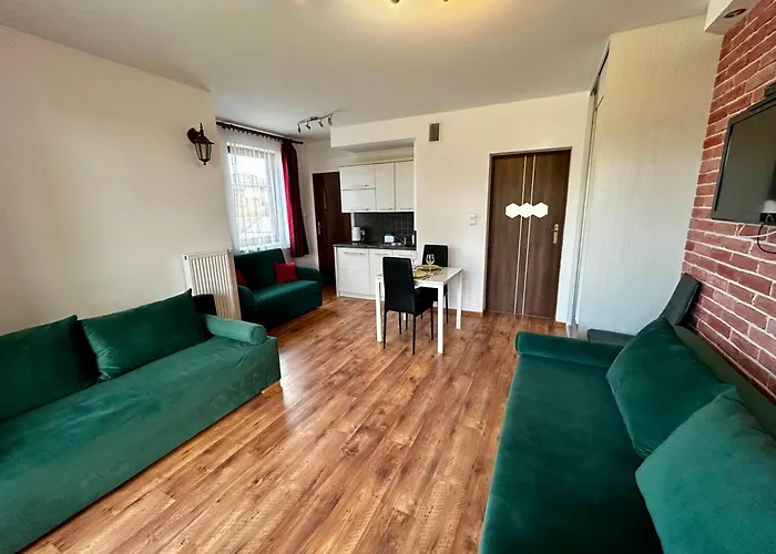 Lakeside Promenade View By Bookinghost *